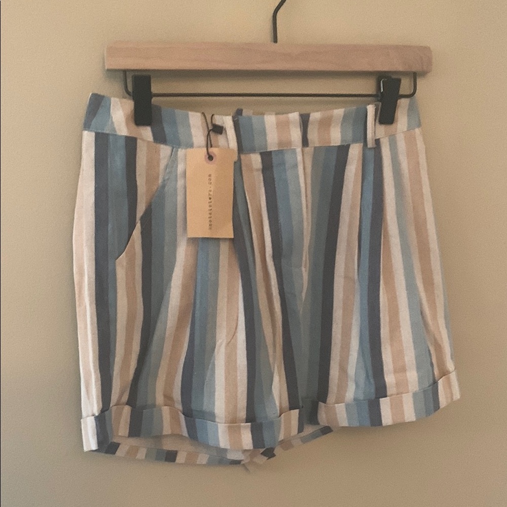 Knot Sisters Blue and Tan Bermudas Relaxed Fit